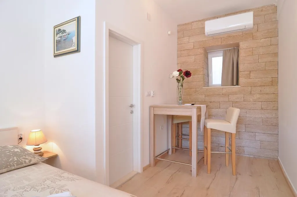 Rooms Palma Split 3*,  Croacia